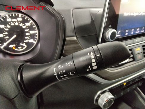 Used 2025 Nissan Altima 2.5 SV image 15