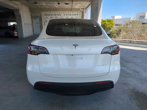 Used 2023 Tesla Model Y Long Range image 6