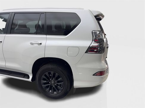 Used 2022 Lexus GX 460 Premium image 17