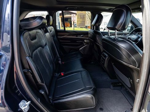 Used 2022 Jeep Grand Cherokee Overland image 20