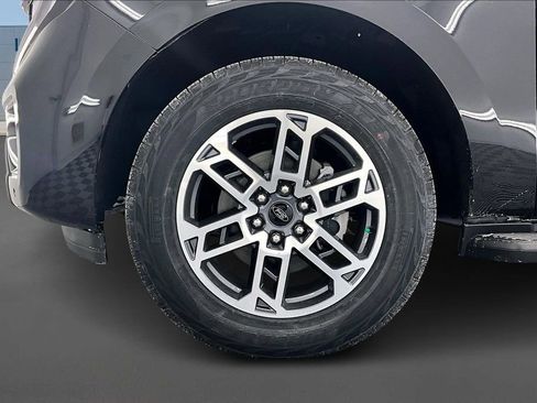 New 2026 Ford Expedition Active AWD/4WD image 13