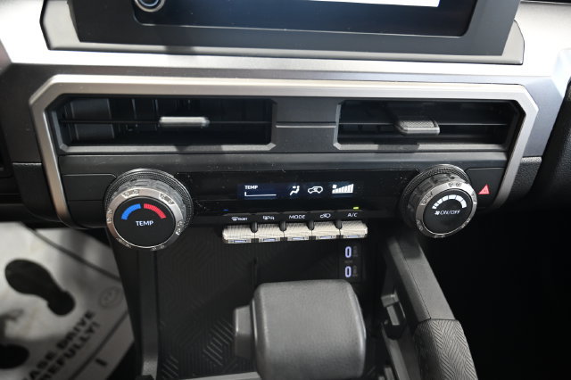 Used 2025 Toyota 4Runner SR5 AWD/4WD image 18