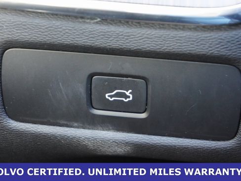 Certified 2024 Volvo XC60 B5 Plus w/ Protection Package Premier image 17