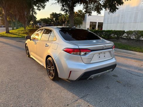 Used 2022 Toyota Corolla SE FWD image 3