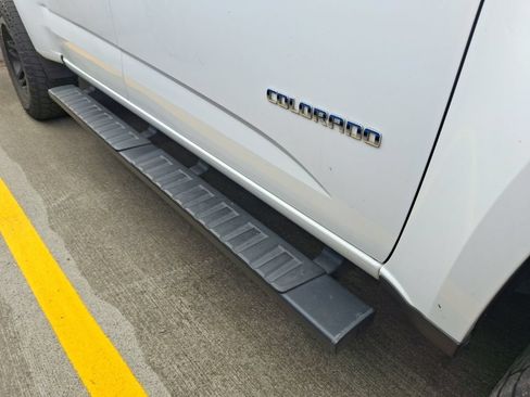 Used 2019 Chevrolet Colorado Z71 AWD/4WD image 6