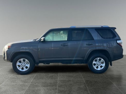Used 2015 Toyota 4Runner SR5 image 4