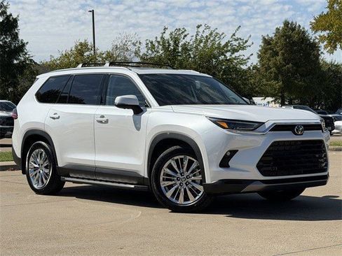 New 2026 Toyota Grand Highlander Platinum image 2