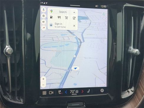 Used 2022 Volvo XC60 B5 Momentum w/ Advanced Package image 21