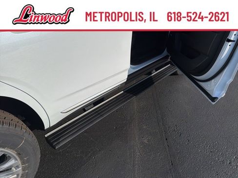 New 2026 GMC Yukon Denali w/ Sun & Power Step Package image 4