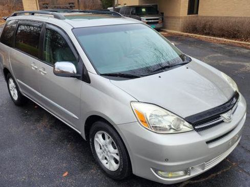 Used 2005 Toyota Sienna XLE Limited image 13