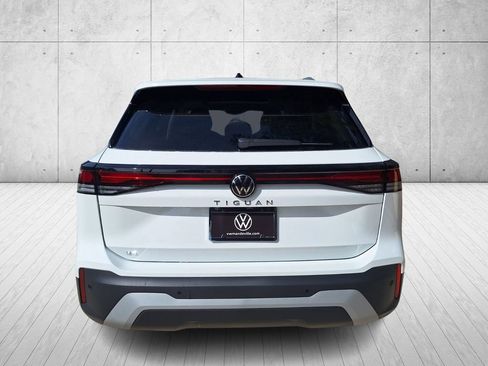 New 2026 Volkswagen Tiguan SE image 4