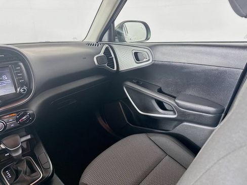 Used 2023 Kia Soul LX w/ LX Technology Package FWD image 26