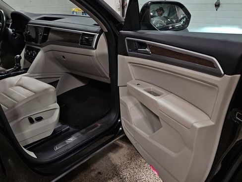 Used 2019 Volkswagen Atlas SEL Premium AWD/4WD image 17