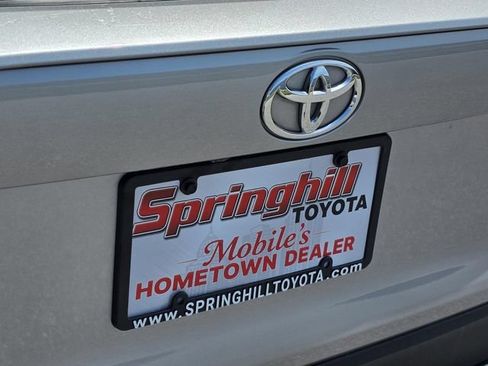 Used 2022 Toyota RAV4 XLE w/ Convenience Package FWD image 27