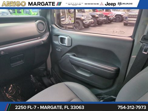 Used 2020 Jeep Gladiator Sport w/ Quick Order Package 24S AWD/4WD image 18
