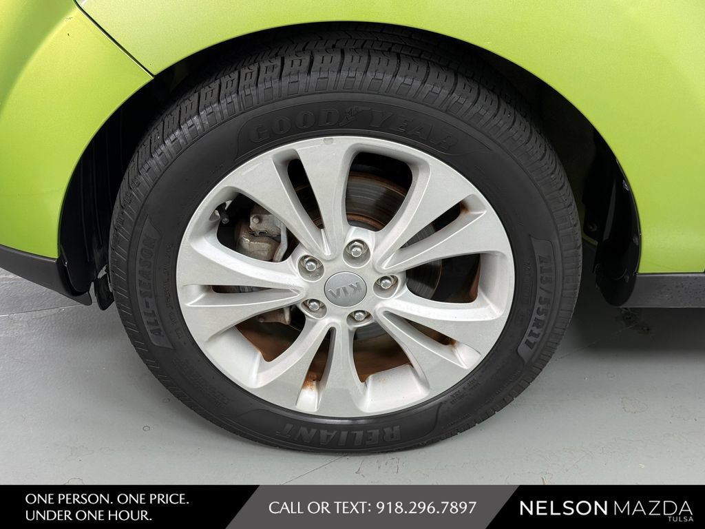 Used 2016 Kia Soul + FWD image 13