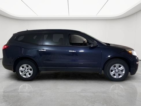 Used 2016 Chevrolet Traverse LS FWD image 5