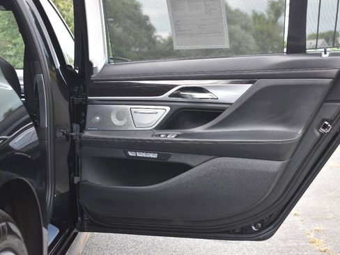 Used 2018 BMW 750i xDrive image 15