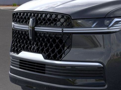 New 2025 Lincoln Navigator L Reserve w/ Jet Appearance Package image 39
