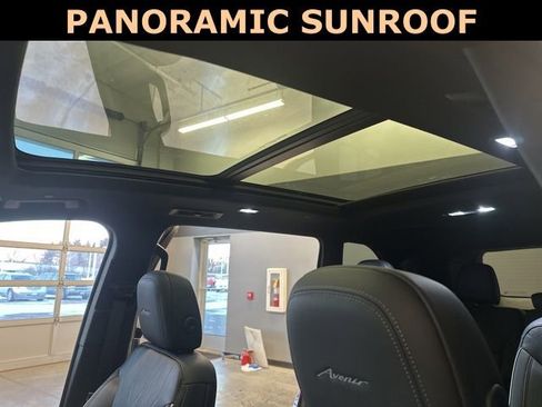 Used 2025 Buick Enclave Avenir w/ Super Cruise Package image 21