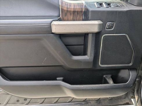 Used 2019 Ford F150 Lariat w/ Trailer Tow Package image 9