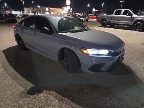 Used 2024 Honda Civic Sport image 11