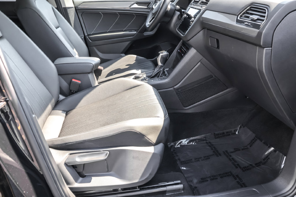 Used 2023 Volkswagen Tiguan SE w/ Panoramic Sunroof Package AWD/4WD image 37
