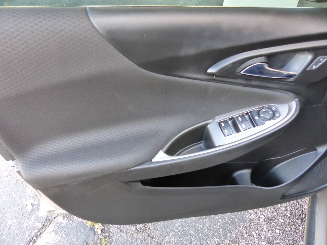 Used 2022 Chevrolet Malibu LS FWD image 18