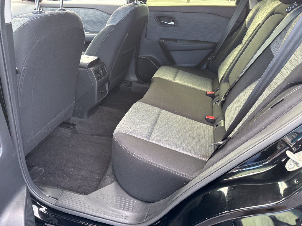 Used 2023 Nissan Rogue SV AWD/4WD image 19