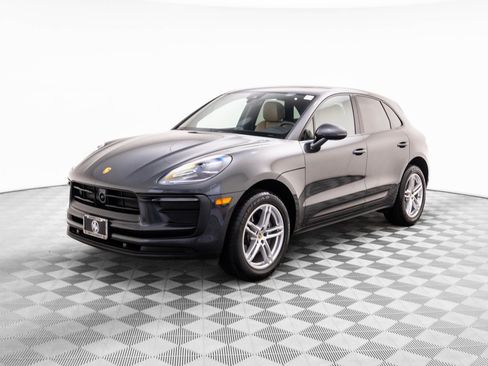 Certified 2023 Porsche Macan image 1