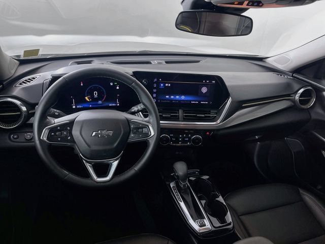 Used 2025 Chevrolet Trax ACTIV w/ Sunroof Package FWD image 24
