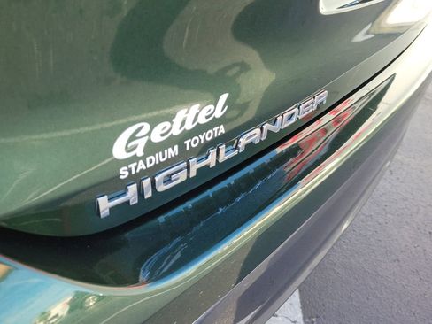 Used 2023 Toyota Highlander Limited image 6