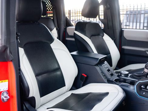 Used 2023 Ford Bronco Wildtrak image 22