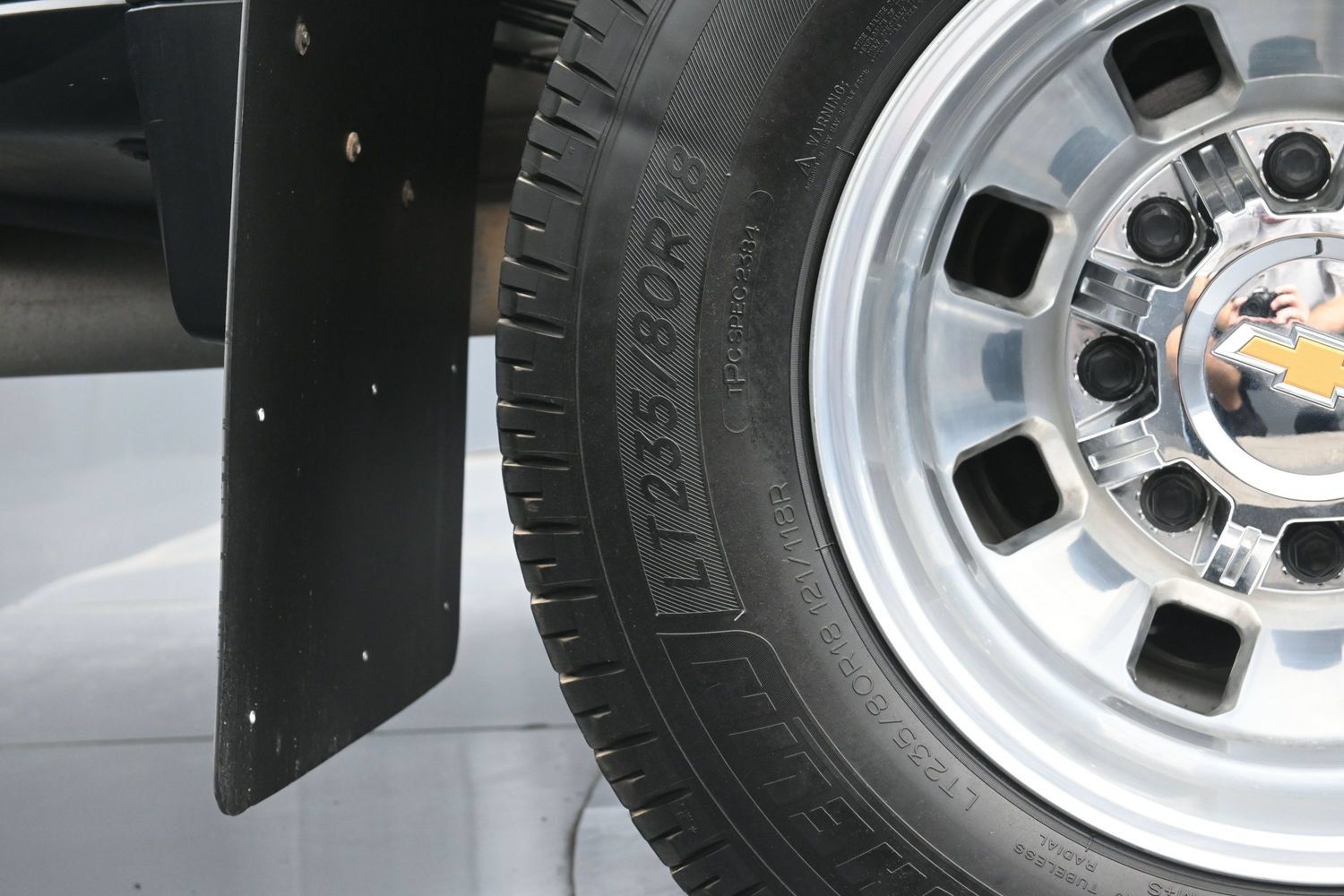 Used 2024 Chevrolet Silverado 3500 High Country w/ High Country Premium Package AWD/4WD image 45