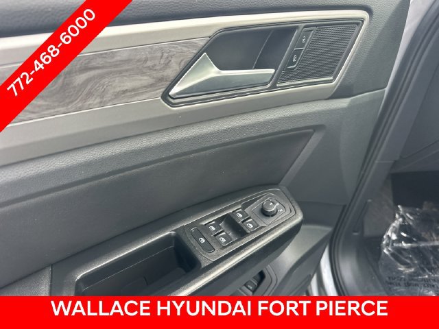 Used 2020 Volkswagen Atlas Cross Sport SE w/ Panoramic Sunroof Package FWD image 20