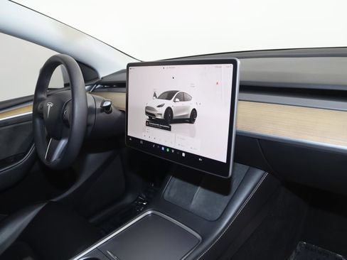 Used 2023 Tesla Model Y Long Range image 41