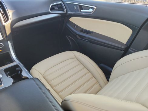 Used 2023 Ford Edge SEL w/ Convenience Package image 16