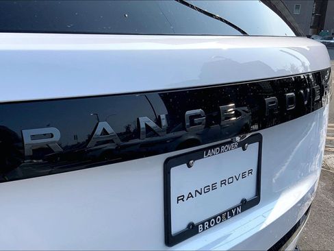 New 2026 Land Rover Range Rover SE image 15