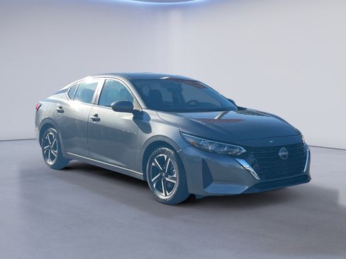 Used 2025 Nissan Sentra SV FWD image 1