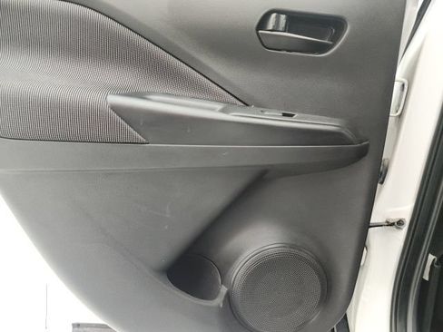 Used 2020 Nissan Kicks S FWD image 9