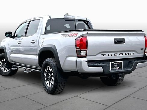 Used 2018 Toyota Tacoma TRD Off-Road image 12