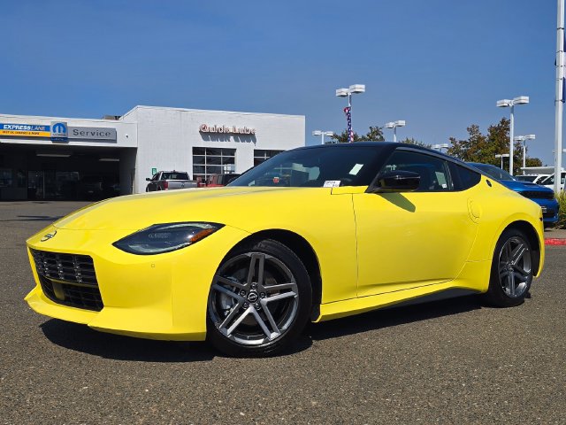 Used 2024 Nissan Z Sport w/ Floor Mat Package RWD image 3