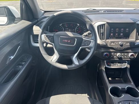 Used 2024 GMC Terrain SLE w/ Driver Convenience Package AWD/4WD image 15