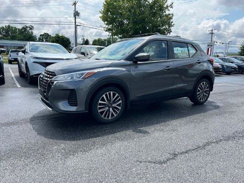 Certified 2023 Nissan Kicks SV FWD image 8