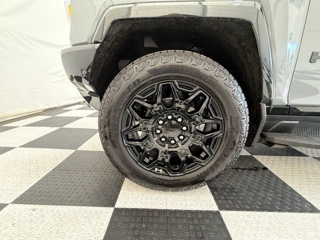 Used 2025 GMC Hummer EV 2X AWD/4WD image 11