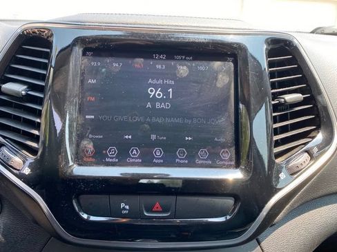 Used 2019 Jeep Cherokee Limited AWD/4WD image 18