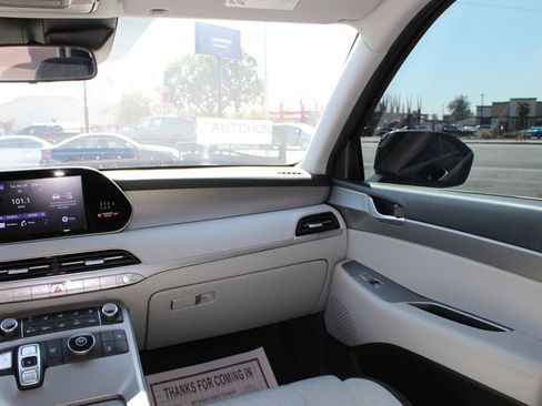 Used 2022 Hyundai Palisade SE image 20