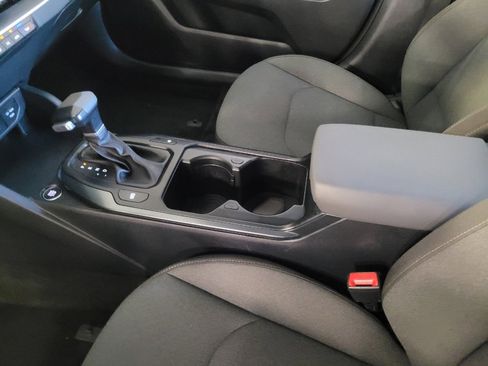 Used 2025 Kia K4 FWD image 26