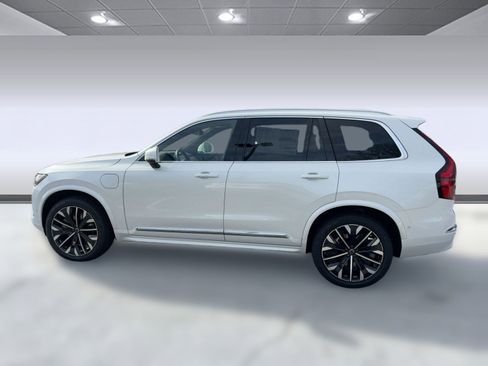 New 2026 Volvo XC90 T8 Plus image 2