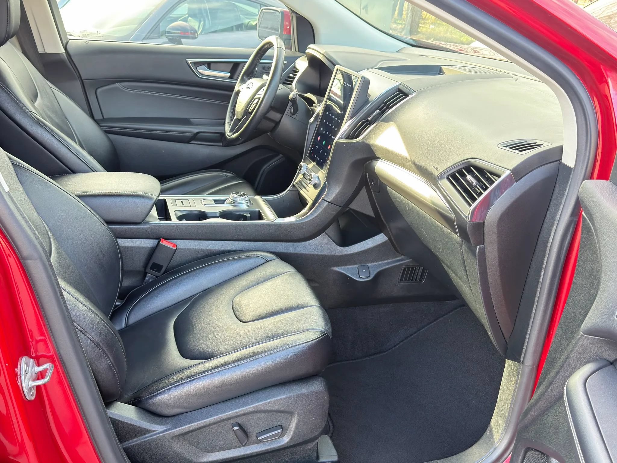 Used 2022 Ford Edge Titanium AWD/4WD image 13